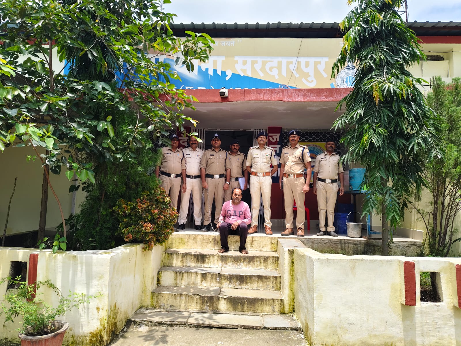 झाड़-फूंक के बहाने 12वीं की नाबालिग छात्रा से दुष्कर्म करने वाला तांत्रिक गिरफ्तार