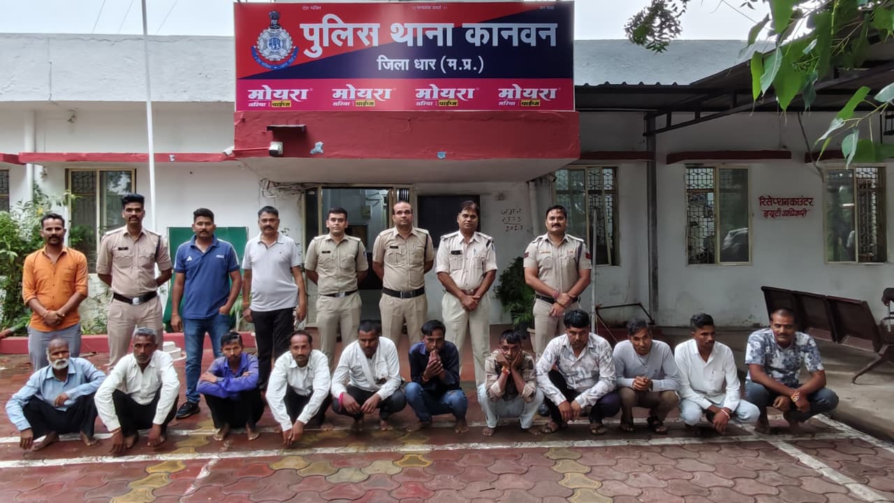 जुएं और सट्टो के 3 ठ‍िकानों पर पुलिस की दबिश…..मौके से 11 आरोपी गिरफ्तार, हजारों की नगदी जप्‍त