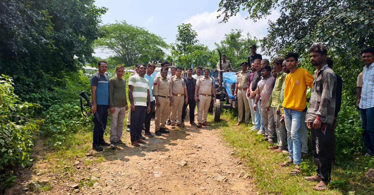 कुक्षी पुलिस ने चंद घंटों में बरामद की चोरी की गई ट्रैक्‍टर, ट्राॅली और स्‍कूटी